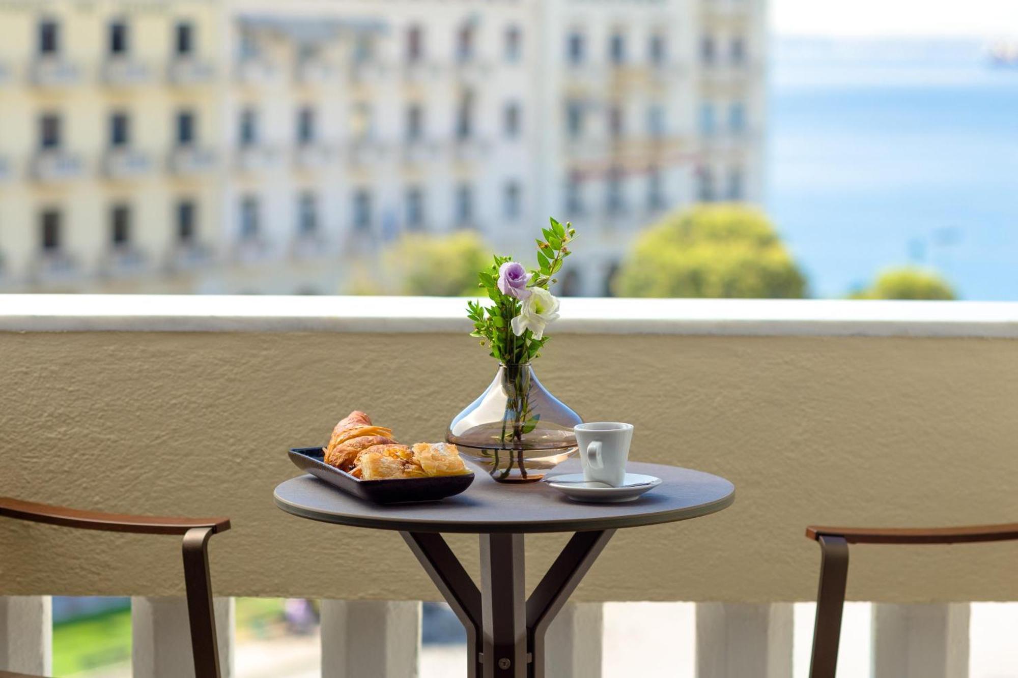 Electra Palace Tesalonika Bagian luar foto A balcony